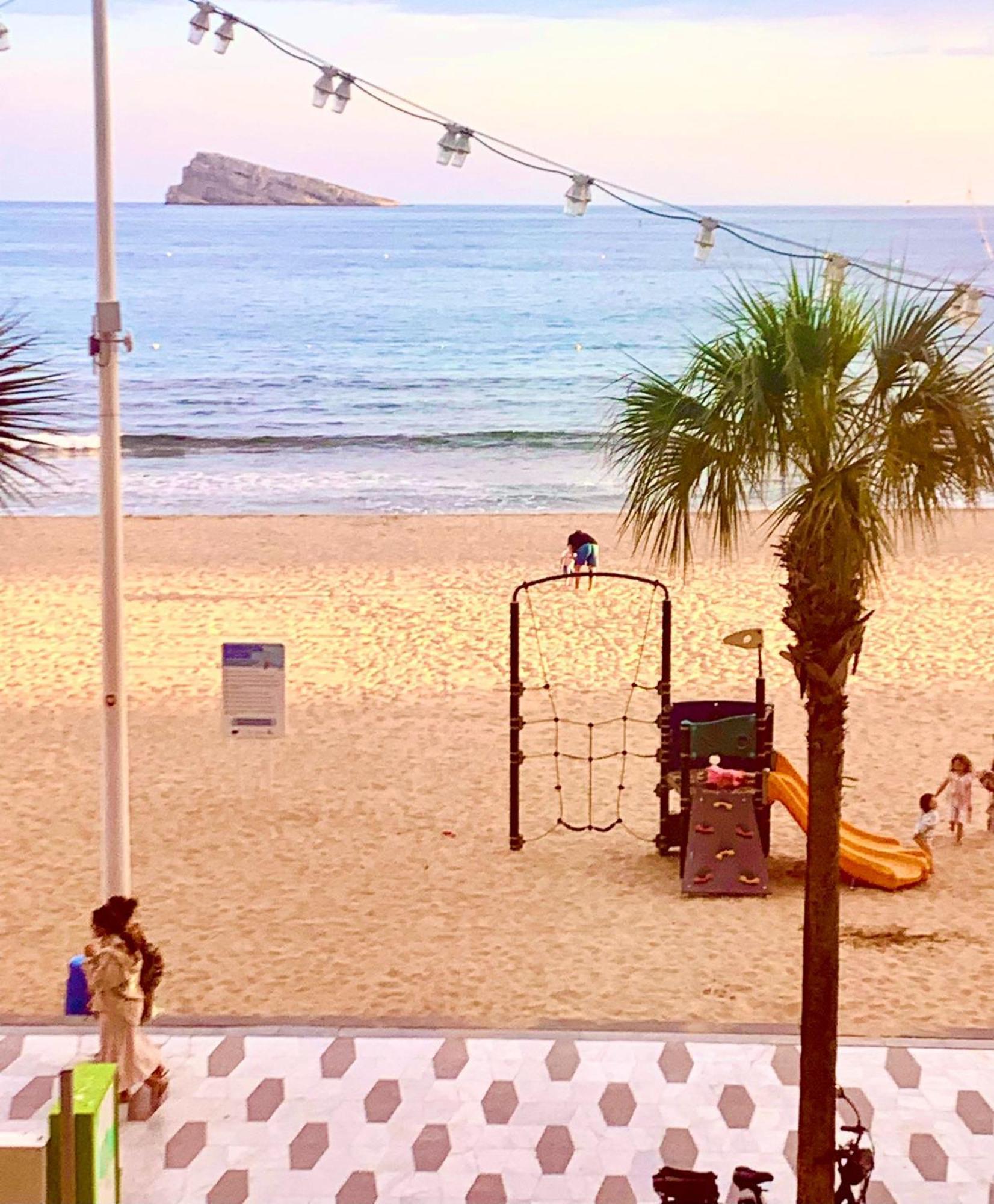 Iª Linea Playa Levante, Benidorm Bagian luar foto
